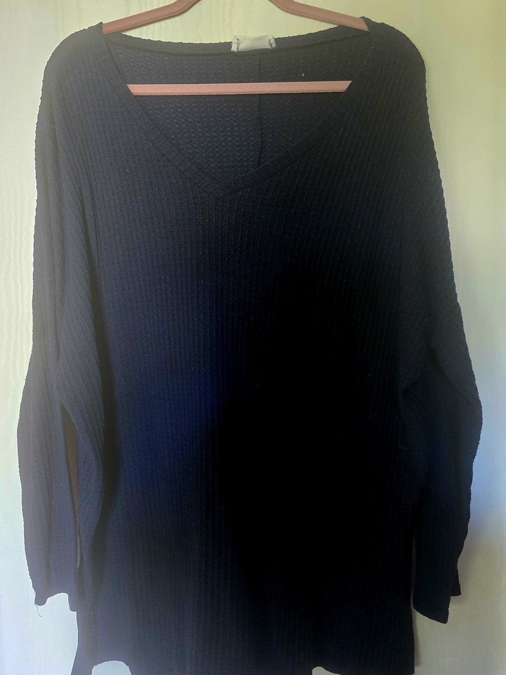 Zenana Outfitters Women's Navy V-Neck Ribbed Sweater